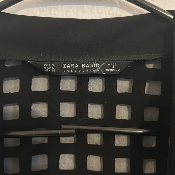 Zara Black Grid Pattern Lightweight Zip Up - Picture 3 of 6